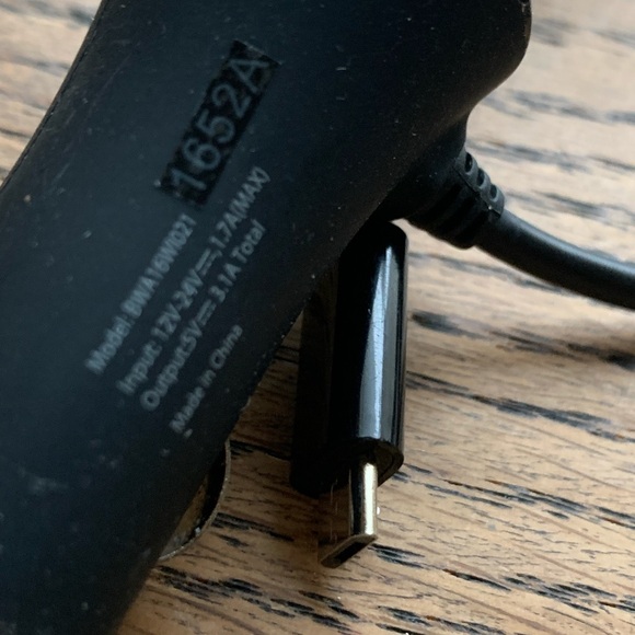 Car Charger with USB - Picture 3 of 6